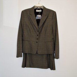 Ladies Brown Plaid 2-piece Suit by Tahari Arthur S Levine - Size 12P